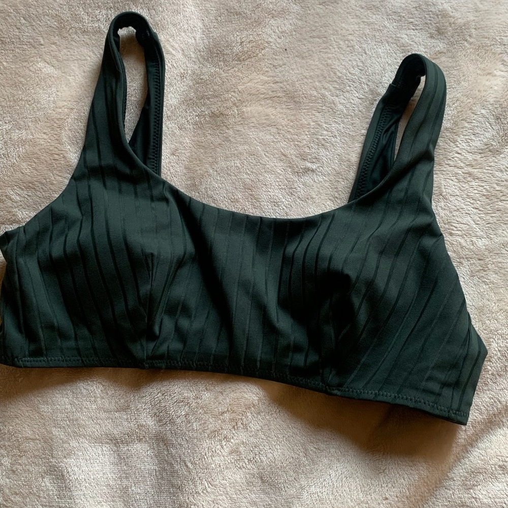 lululemon athletica Ribbed Scoop Neck Sports Bra in Dark Green - Picture 4 of 11